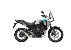 26YM_NX500_E-Clutch_Studio_NH-B61P_PearlHorizonWhite_RHS