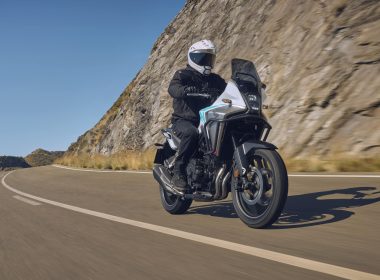 26YM_NX500_Location_Action_01_0996-min