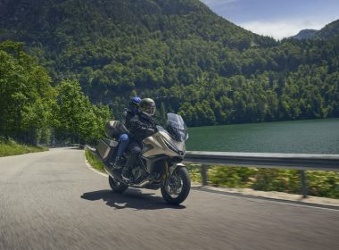 82765_25YM_NT1100_Location_Mat_Ash_Grey_Action_07152_ORIGINAL-min