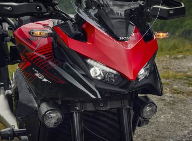 95594_26YM_CB1000GT_LOCATION_GRAND_PRIX_RED_ACCESSORY_DETAIL_01_0091_ORIGINAL-min