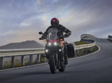 95628_26YM_CB1000GT_LOCATION_GRAND_PRIX_RED_ACTION_11_0271_ORIGINAL (1)-min