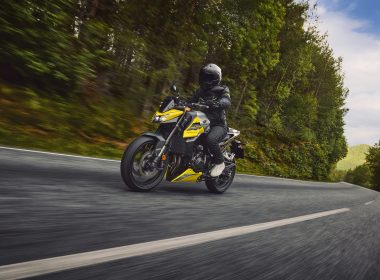 95677_26YM_CB750_Hornet_Location_Action_01_0267_ORIGINAL