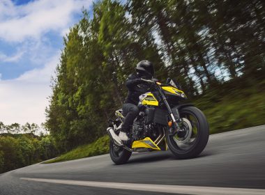 95679_26YM_CB750_Hornet_Location_Action_02_0233_ORIGINAL