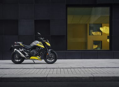 95690_26YM_CB750_Hornet_Location_Static_03_0101_ORIGINAL