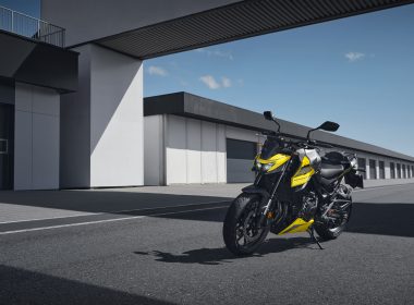 95694_26YM_CB750_Hornet_Location_Static_05_0082_ORIGINAL