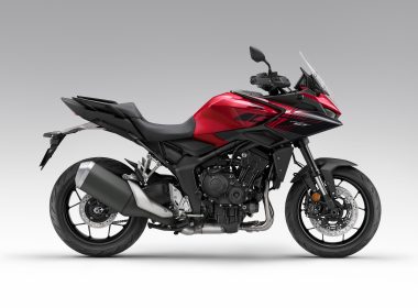 97010_26YM_CB1000GT_Studio_WithOutPannier_R380_GrandPrixRed_RHS_2923_AdditionalFile-min