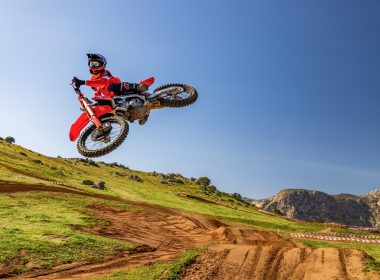 25YM_CRF450R_Location_34978